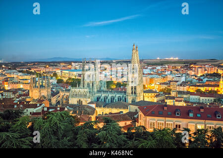 La cattedrale di Burgos visto dal castello Belvedere. A Burgos. Castiglia e Leon. Spagna Foto Stock