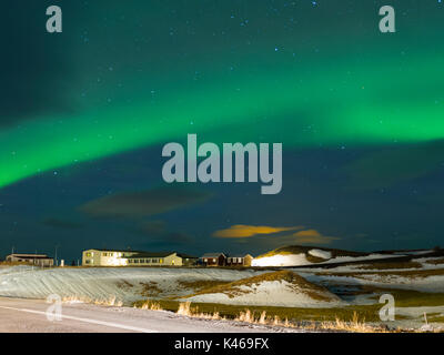 Aurora boreale (Aurora borealis) sul lago Myvatn, Islanda Foto Stock