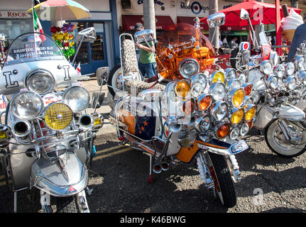 Mod scooter in un rally in Brighton Foto Stock