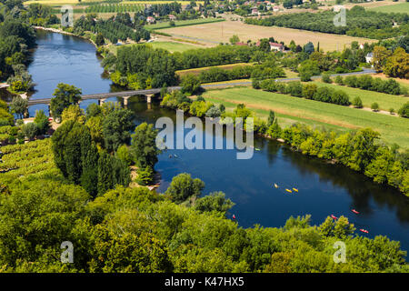 Vista da Domme del fiume Dordogna e valle, Nouvelle Aquitaine, Francia. Foto Stock