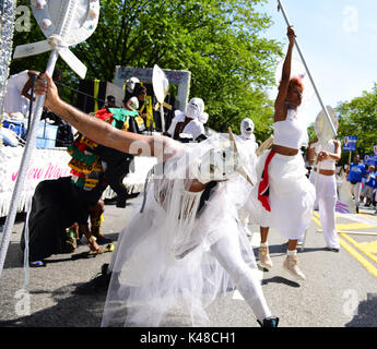 Brooklyn, Stati Uniti. 04 Sep, 2017. Brooklyn ha celebrato la Giornata del Lavoro 2017 dalla messa in scena della sua annuale West Indian Day colazione in terrazza Lincoln Park, dove molti di NYC politici e leader di comunità raccogliere prima di marciare lungo Eastern Parkway a Brooklyn il cinquantesimo annuale di West Indian Day Parade, poi della nazione più grande celebrazione dei Caraibi Cultura e patrimonio. Credito: Andy Katz/Pacific Press/Alamy Live News Foto Stock