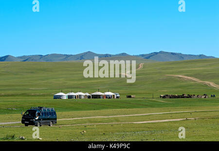 Ger Yurt Camp dimora nella valle dell'Orkhon, Khangai Nuruu National Park, Oevoerkhangai Aimag, Mongolia Foto Stock