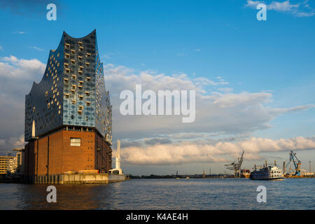 Elbphilharmonie, architetti Herzog & de Meuron, hafencity di Amburgo, Germania Foto Stock