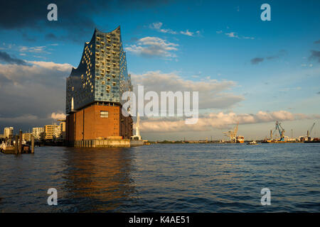 Elbphilharmonie, architetti Herzog & de Meuron, hafencity di Amburgo, Germania Foto Stock