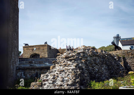 Sandgate artiglieria castello fortezza costruita da Enrico VIII vicino a Folkestone, Kent, Regno Unito Foto Stock