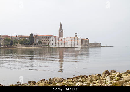 Idyllisches Kroatisches Dorf Das auf einer Halbinsel Liegt Foto Stock