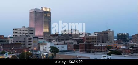 La notte scende sul cuore degli USA in Omaha Foto Stock