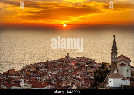 Tramonto su pirano, Slovenia Foto Stock