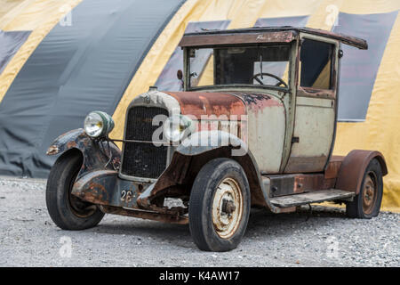 Oldtimer in disuso risvegliati sentimenti di nostalgia Foto Stock