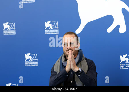 Il Lido di Venezia, Italia. 05 Sep, 2017. L'Europa, Italia, Lido di Venezia, 05 settembre, 2017 : il direttore di Darren Aronofsky al photocall del film 'Maltri !', 74a Venezia Festival Internazionale del Film di Credito Credito: Ottavia Da Re/Sintesi/Alamy Live News Foto Stock