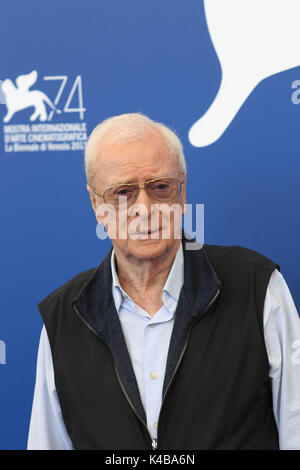 Il Lido di Venezia, Italia. 05 Sep, 2017. L'Europa, Italia, Lido di Venezia, 05 settembre, 2017 : l'attore Michael Caine al photocall del film 'My Generation', direttore David Batty, 74a Venezia Festival Internazionale del Film di Credito Credito: Ottavia Da Re/Sintesi/Alamy Live News Foto Stock