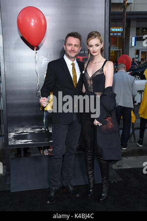 Hollywood, California, USA. 5 Sep, 2017. Chris Hardwick e Lydia Hearst arriva per la premiere del film "IT" presso il Teatro Cinese. Credito: Lisa O'Connor/ZUMA filo/Alamy Live News Foto Stock