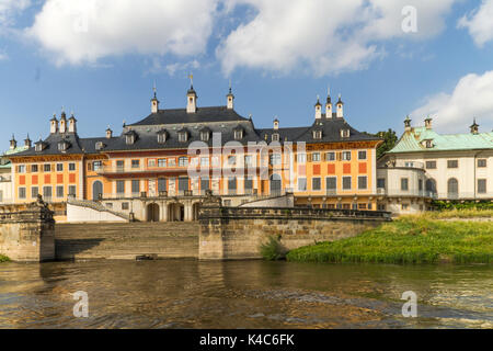 Palazzo Pillnitz, Palazzo dell'acqua, Elbe, Sassonia, Germania, Europa Foto Stock