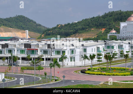 SEREMBAN, Malesia - 29 Marzo 2017: design moderno storia doppia costo alto terrazza house di Seremban, Malaysia. Foto Stock