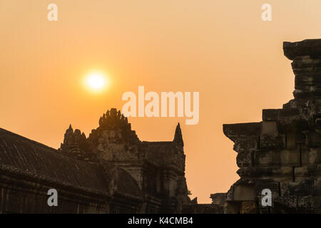 Tramonto a Angkor Wat in Siem Reap Cambogia Foto Stock