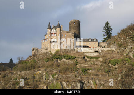 Katz castello sul Medio Reno a partire dal XIV secolo, alta sopra St Goarshausen, Renania Palatinato, Foto Stock