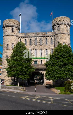 Una vista di mantenere in Dorchester, Dorset. Il mantenere ora ospita il Museo Militare di Devon e Dorset. Foto Stock