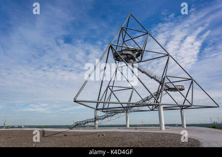 Tetraeder sull'ex miniera dump di Bottrop, Germania Foto Stock