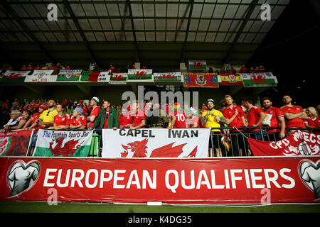 I fan del Galles prima del 2018 FIFA World Cup qualifica, Gruppo D corrispondono a Stadionul Zimbru a Chisinau, in Moldavia. Foto Stock