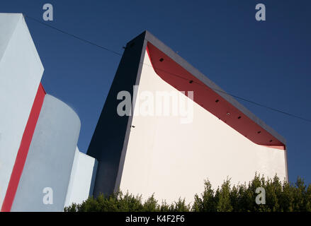Il filmato grande schermo al vecchio Roadium drive a. Essa non mostra più film ma è diventato molto popolare di mercato all'aperto/ swap meet in California Foto Stock