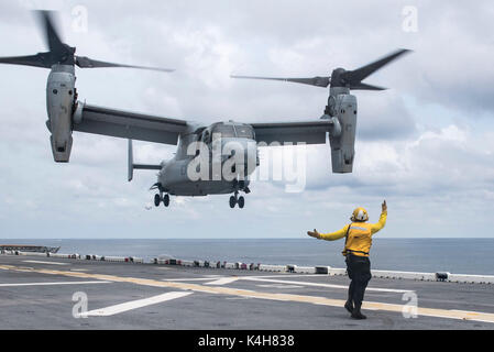 MV-22 prendendo il largo Foto Stock