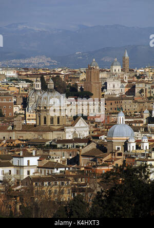 L'Italia. Roma. Vista panoramica della città dalla piazza Garibaldi. Foto Stock