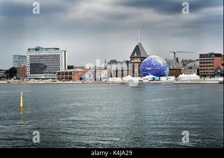 La città di Aarhus con il nuovo mondo del clima pianeta, visto dalla zona portuale. Foto Stock