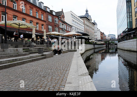 L'area pedonale zona del canale di Aarhus (Aboulevarden). Foto Stock