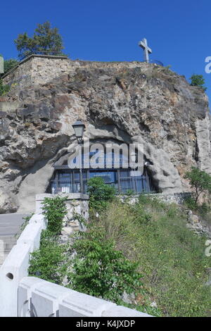 Ingresso alla Paolina grotta ordine chiesa (sziklatemplom), il Colle Gellert Budapest, Ungheria Foto Stock