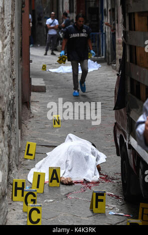 Napoli, Italia. 6 Settembre, 2017. Due omicidi di camorra a Napoli, le vittime Edoardo Amoruso cognato di Giuliano fratelli, ex boss della forcella è Salvatore Dragonetti Credit: Indipendente Photo Agency Srl/Alamy Live News Foto Stock