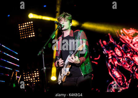 Moncalieri, Italia il 6 settembre 2017. La band italiana Il Kolors esegue a 45° nord entertainment center di Moncalieri Credito: Alberto Gandolfo/Alamy Live News Foto Stock