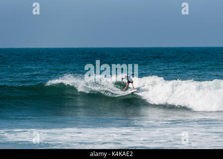 San Clemente, STATI UNITI D'AMERICA. 06 Sep, 2017. Primo Round del surf al 2017 Swatch donna Pro in basso a tralicci, San Onofre State Beach, San Clamente, CA il 06 settembre 2017. Surfer: Lakey Peterson (USA). Credito: Benjamin Ginsberg/Alamy Live News Foto Stock