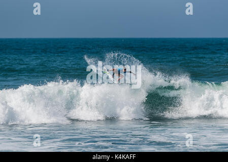 San Clemente, STATI UNITI D'AMERICA. 06 Sep, 2017. Primo Round del surf al 2017 Swatch donna Pro in basso a tralicci, San Onofre State Beach, San Clamente, CA il 06 settembre 2017. Surfer: Lakey Peterson (USA). Credito: Benjamin Ginsberg/Alamy Live News Foto Stock