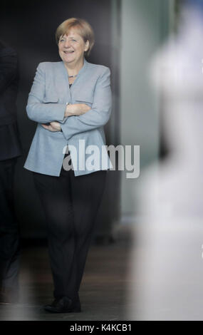 Berlino, Germania. 7 Sep, 2017. Il cancelliere tedesco Angela Merkel al di fuori della cancelleria di Stato prima di ricevere il presidente israeliano Rivlin a Berlino, Germania, 7 settembre 2017. Foto: Kay Nietfeld/dpa/Alamy Live News Foto Stock