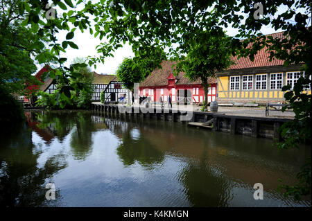 Un viaggio indietro nel tempo al Den Gamle By (Città Vecchia), un open-air folk museum ad Aarhus in Danimarca. Foto Stock