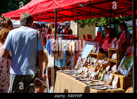 Il mercato artigianale, Queen Square Bath Inghilterra. Foto Stock