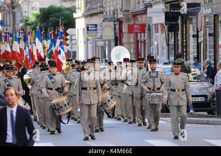Musicisti militare dalla fanteria fanfara sulla cerimonia del 73th anniversario della liberazione di Lione in Francia. Foto Stock