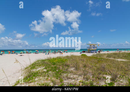 Torre Di Guardia Di Lifeguard Su South Beach, Miami Beach, Miami, Florida, Stati Uniti D'America, Nord America Foto Stock