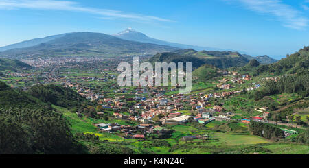 Vista sul vulcano Teide e parco nazionale di Teide, Tenerife, Isole canarie, Spagna, Europa Foto Stock