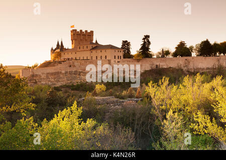 Alcazar al tramonto, sito patrimonio mondiale dell'unesco, segovia, castillia y Leon, Spagna, Europa Foto Stock