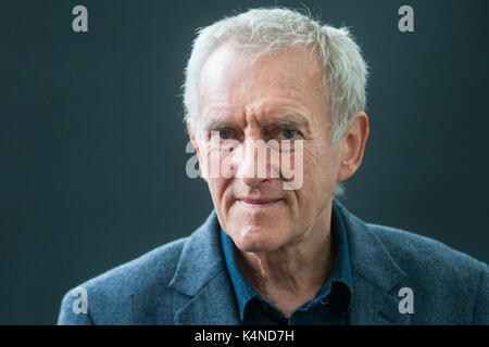 Il romanziere scozzese, breve storia dello scrittore e commediografo e saggista james kelman assiste un photocall durante l'Edinburgh International book festival su au Foto Stock