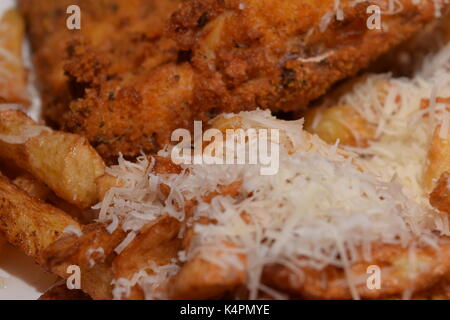 Bistrattato pesce e scaglie di formaggio Foto Stock