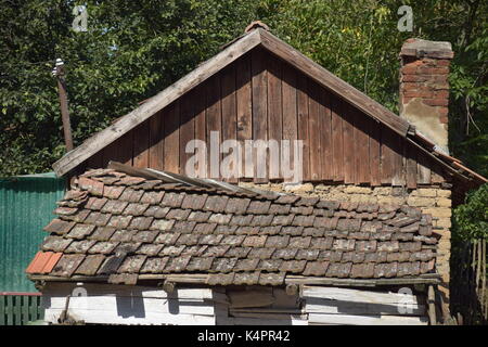 Close up della vecchia casa di paglia in Romania Foto Stock