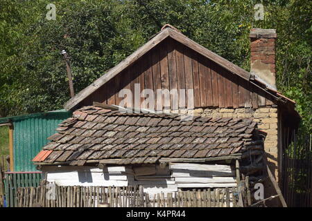 Close up della vecchia casa di paglia in Romania Foto Stock