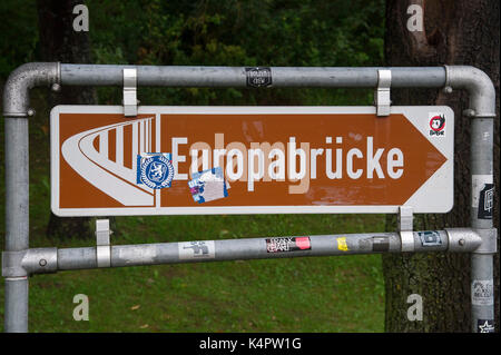 190 metri Europabrücke alta e A13 autostrada del Brennero in Schonberg im Stubaital, Tirolo, Austria, era il ponte più alto d'Europa. 1 settembre 2017 © W Foto Stock