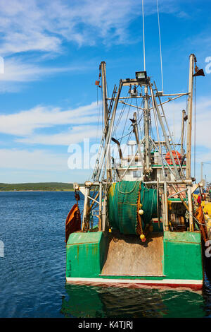 Peschereccio nel porto di Port au choix sul golfo di St Lawrence, Western Terranova, Canada Foto Stock