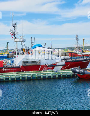 Canada Coast Guard barca nel porto di Port au choix sul golfo di St Lawrence, Western Terranova, Canada Foto Stock