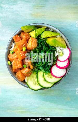 Salmone hawaiian poke insalata con spazio di copia Foto Stock