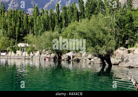 Lago, Kachura, Skardu, Pakistan. Foto Stock