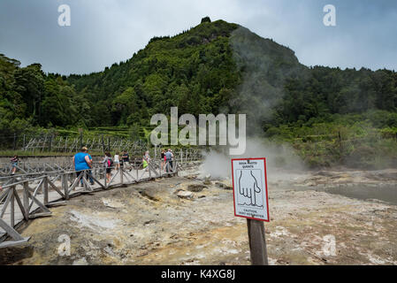 Acqua calda, Fumarolas da Lagoa das Furnas, São Miguel, Portogallo Foto Stock